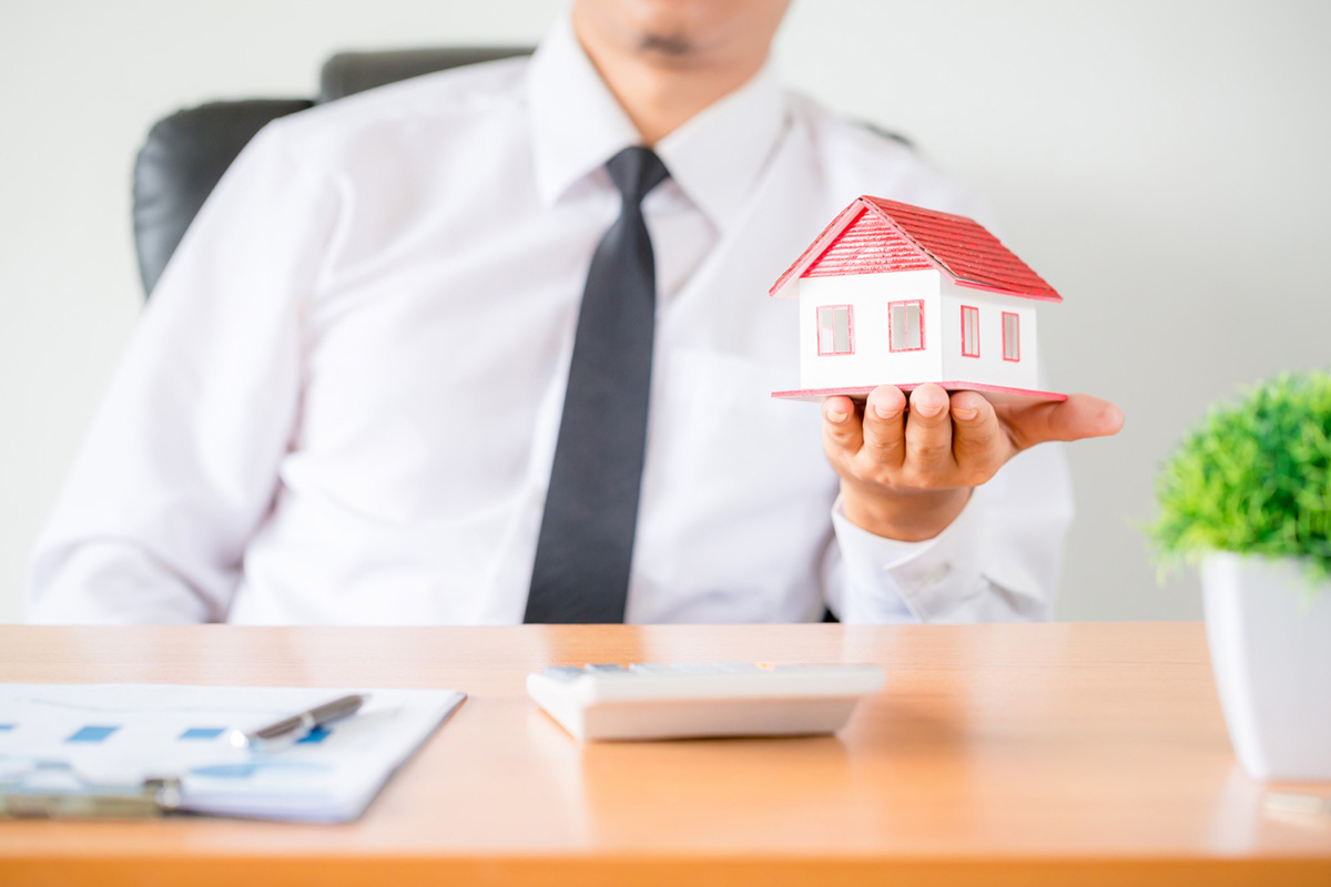 What Do Property Insurance Adjusters Do?