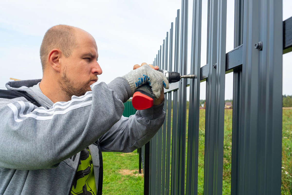Protecting Your Fence: A Guide to Preventing Damage Before a Storm
