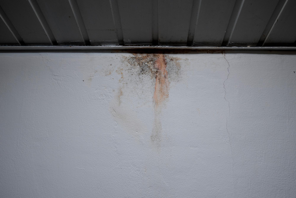 How to File a Successful Roof Leak Insurance Claim