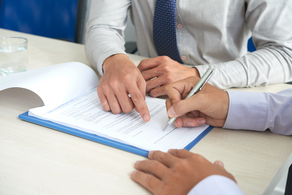 Tips on Hiring the Right Insurance Claims Adjuster to Settle Your Claim