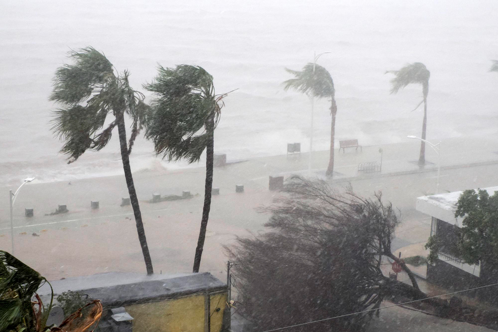 How to Handle a Storm Damage Insurance Claim in Orlando, FL