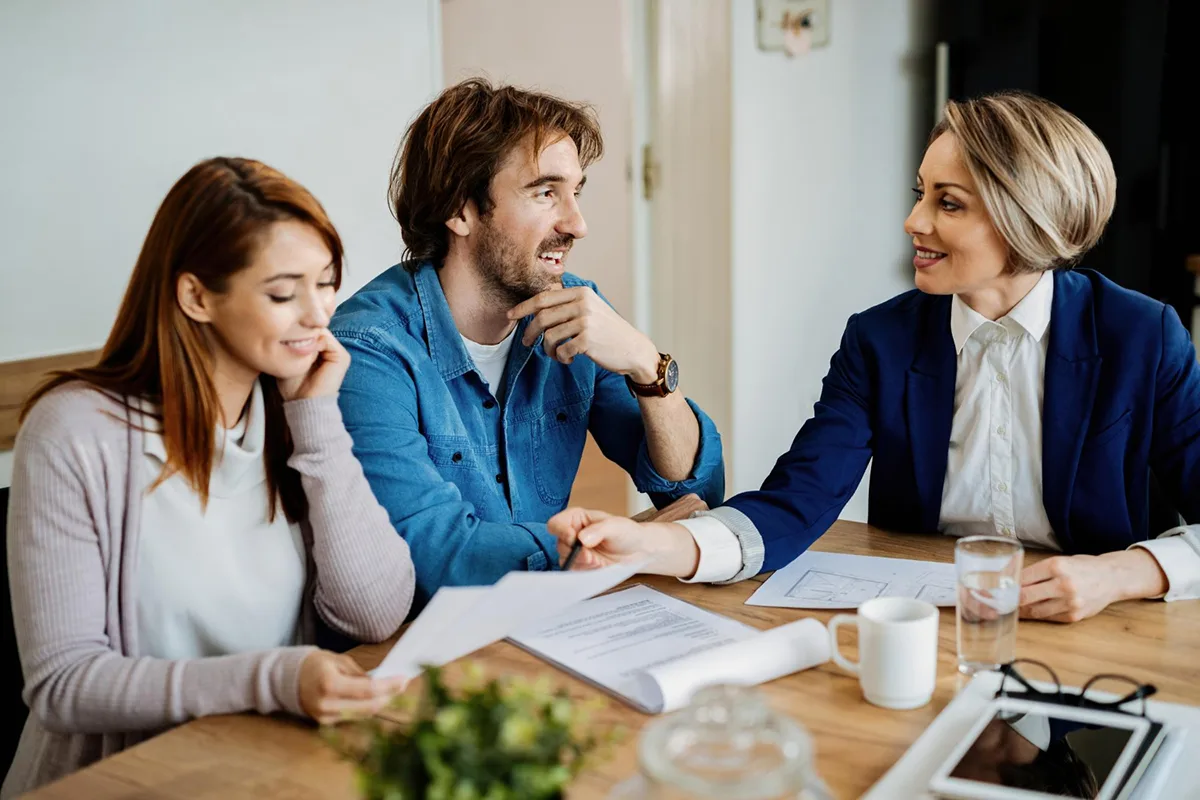 What to Expect When Hiring a Public Adjuster
