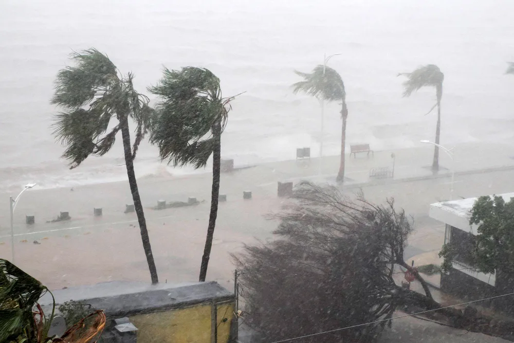 How to Handle a Storm Damage Insurance Claim in Orlando, FL