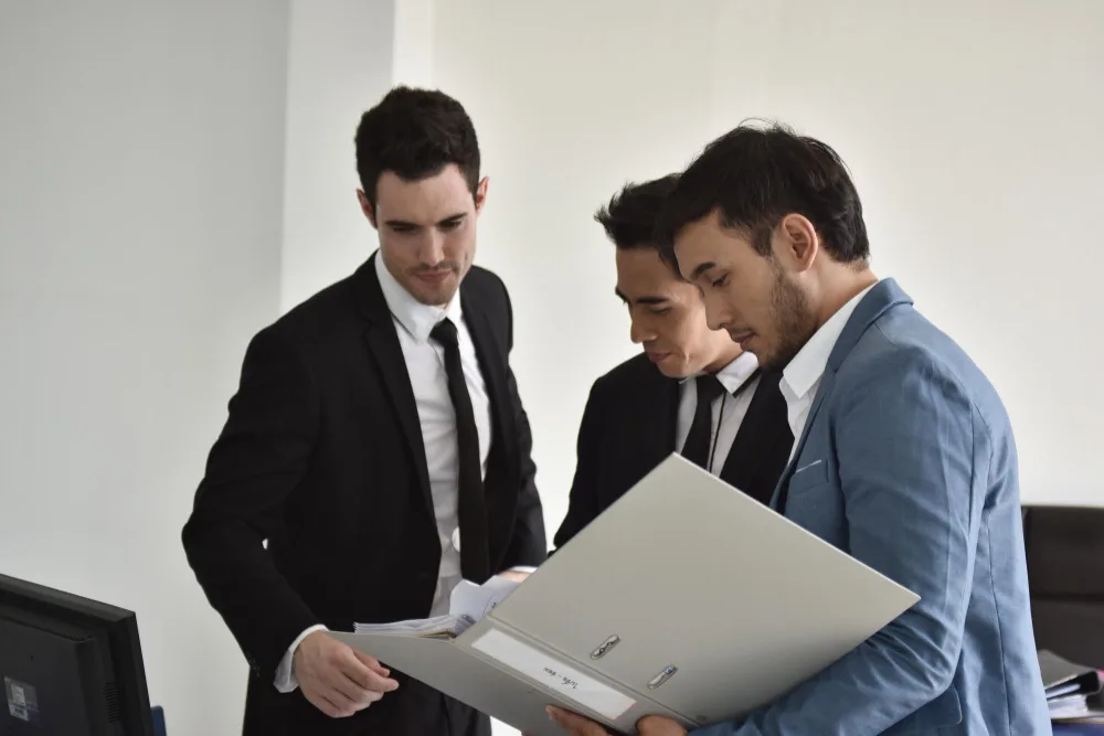 Public Adjuster vs Insurance Adjuster: What's the Difference?